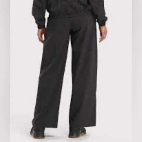 Reebok Black Identity Train Woven Pants New With Tags - Picture 4 of 6